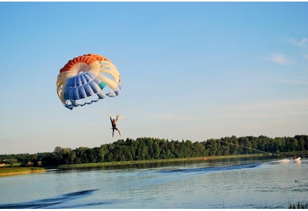 Parasailing - parachute flight over the lake in Anykščiai