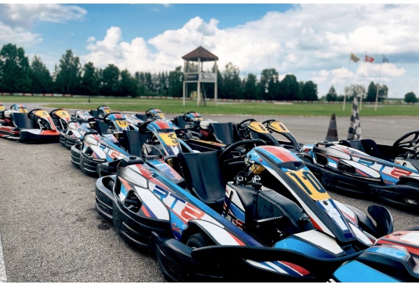 Kart driving in Smalininkai kart track