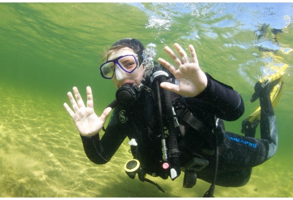 Sightseeing dive with underwater photo session in Plateliai lake