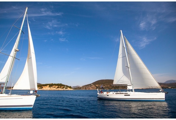 Exploratory sailing on yacht in the Kuršių lagoon (3 hrs)