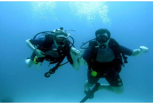 Diving with an underwater photo session for two