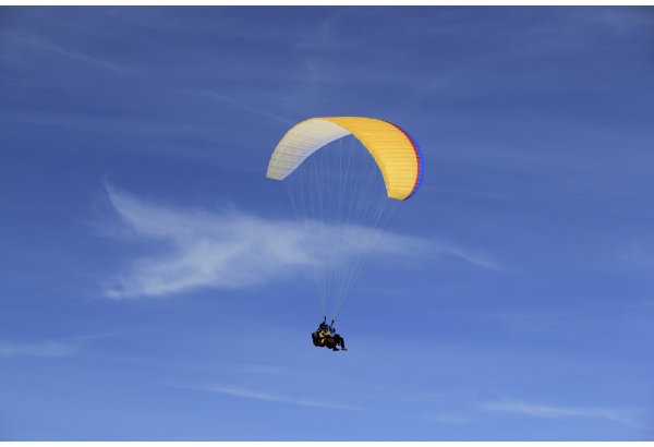 Tandem paragliding flight with an instructor in Daugavpils