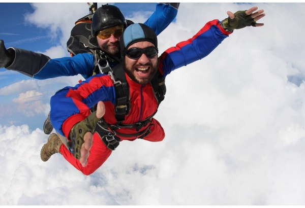 Tandem skydiving